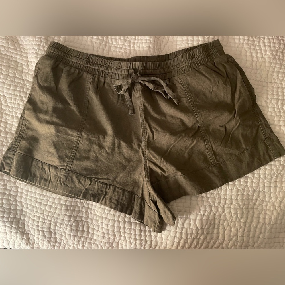 Universal Thread Khaki Women's Cargo Shorts